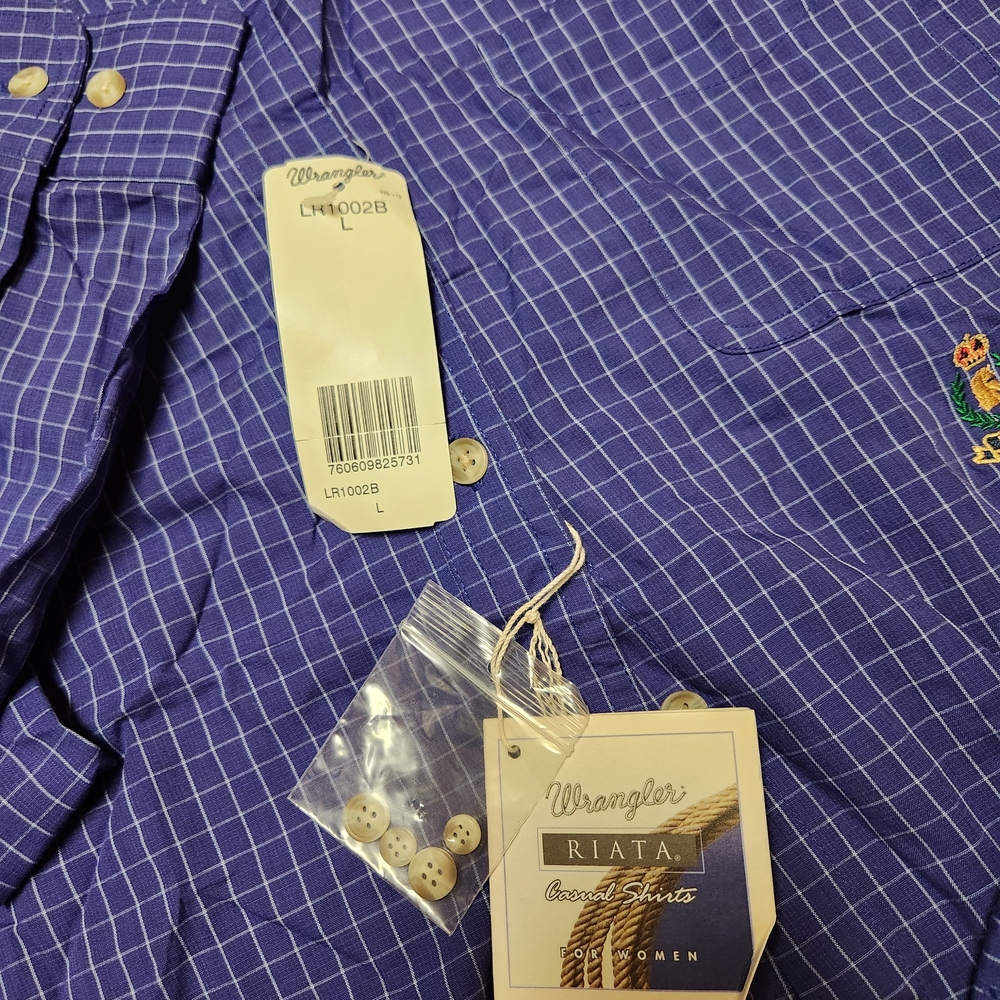 Wrangler Blue Button Down Shirt - Picture 2 of 10